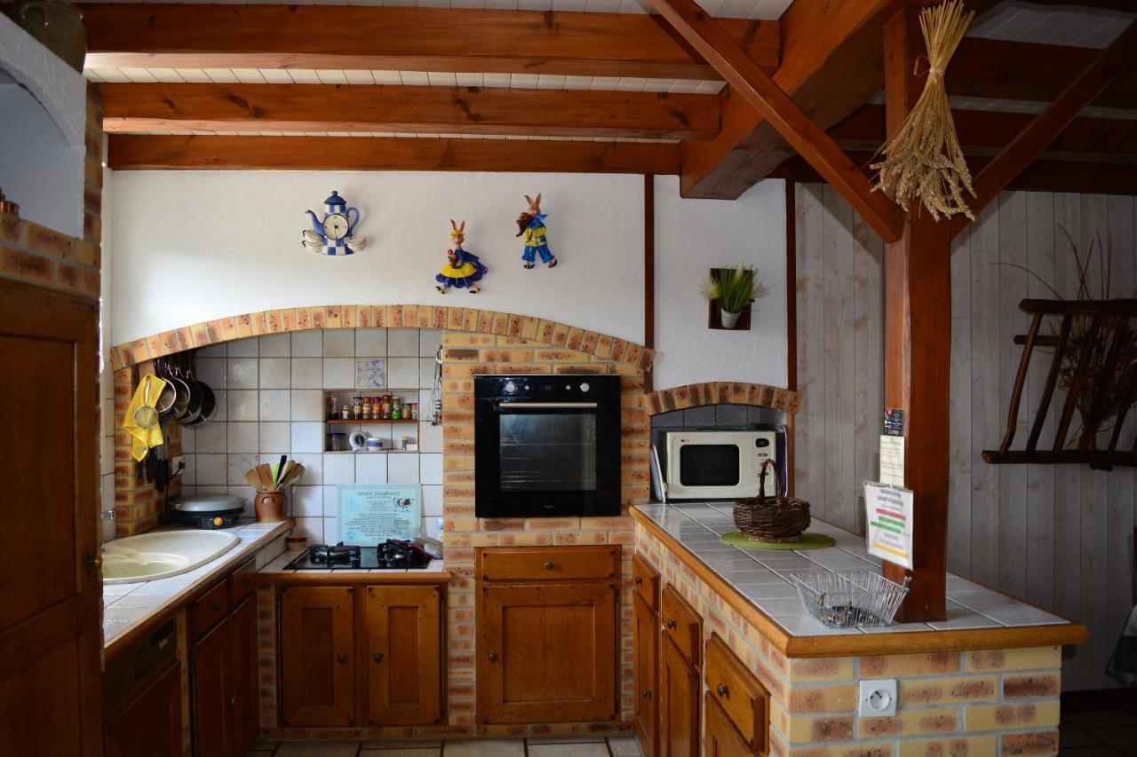 Marais Poitevin Bord Riviere Peche ,Barque, Velos, Wifi, Linge, Cheminee, Cuisine, Terrain De Boules La Taillee Εξωτερικό φωτογραφία